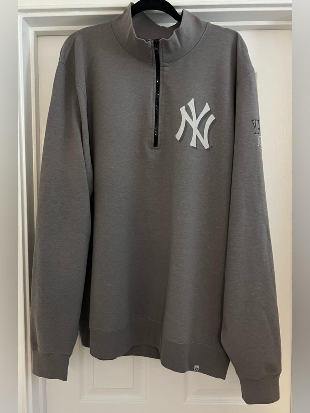 47 Brand Men's Gray New York Yankees Quarter-Zip Pullover Sweatshirt